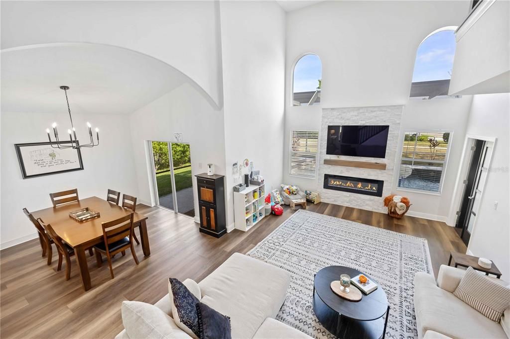 Под контрактом: $499,950 (3 спален, 2 ванн, 2016 Квадратных фут)