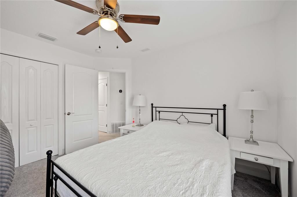 Под контрактом: $499,950 (3 спален, 2 ванн, 2016 Квадратных фут)