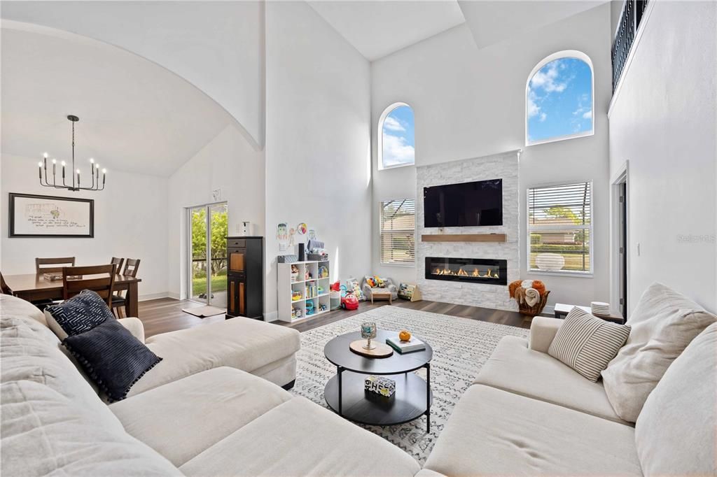 Под контрактом: $499,950 (3 спален, 2 ванн, 2016 Квадратных фут)