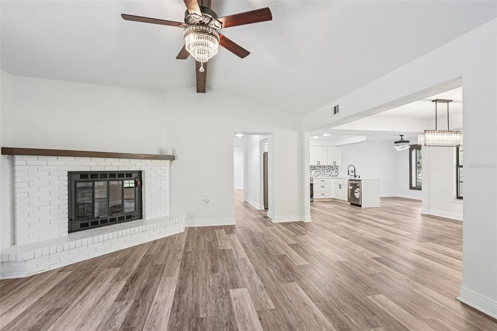 For Sale: $550,000 (3 beds, 2 baths, 1975 Square Feet)