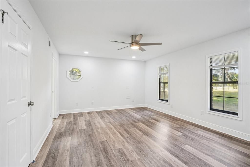 For Sale: $550,000 (3 beds, 2 baths, 1975 Square Feet)