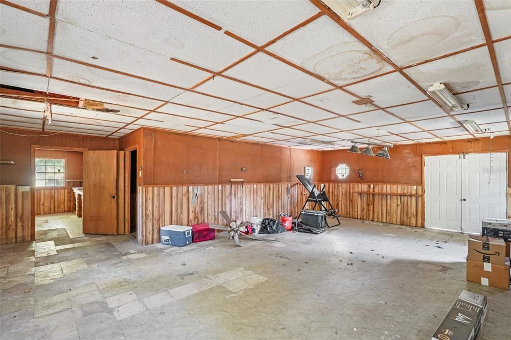 For Sale: $550,000 (3 beds, 2 baths, 1975 Square Feet)