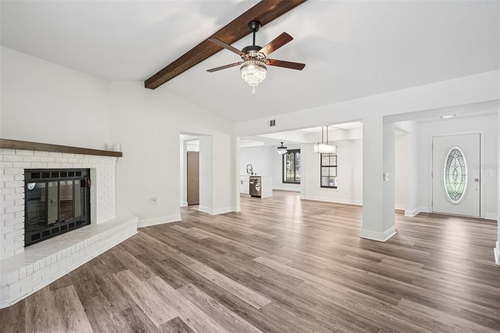 For Sale: $550,000 (3 beds, 2 baths, 1975 Square Feet)