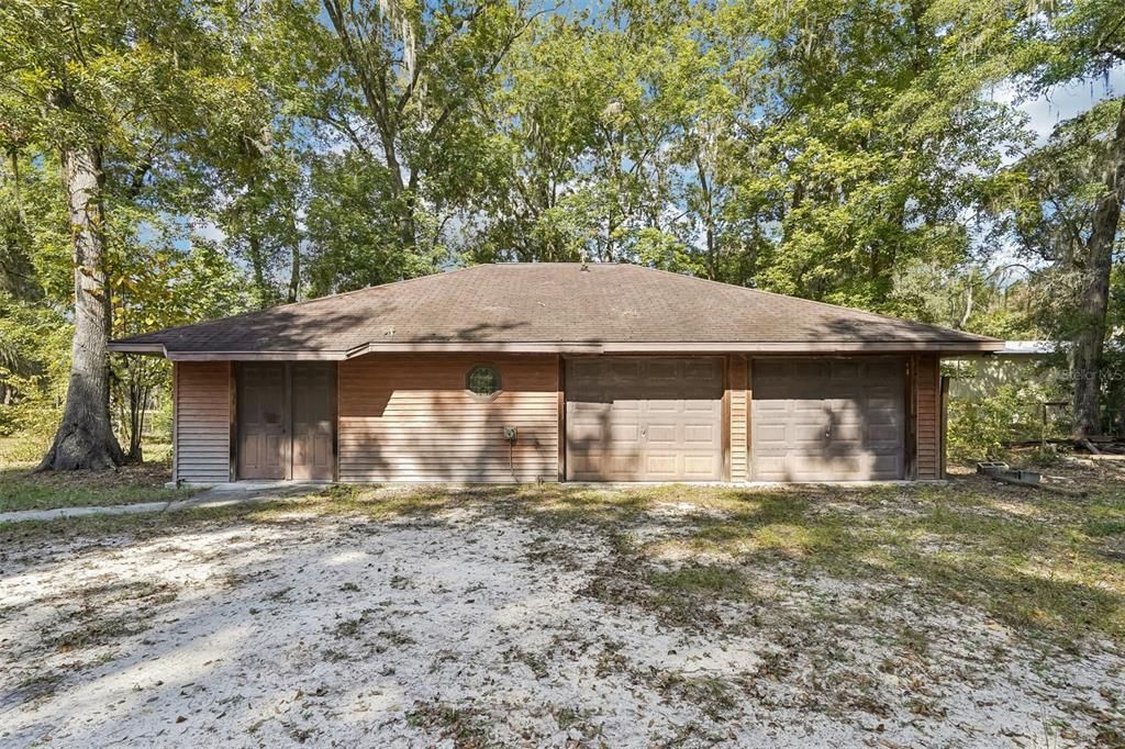 For Sale: $550,000 (3 beds, 2 baths, 1975 Square Feet)