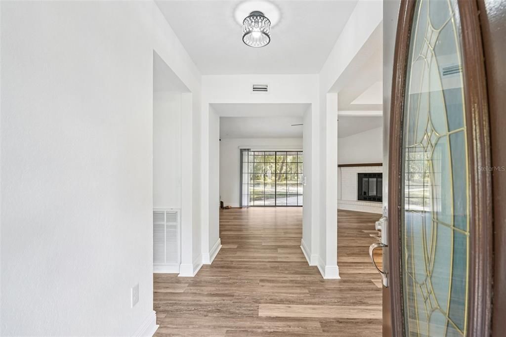 For Sale: $550,000 (3 beds, 2 baths, 1975 Square Feet)