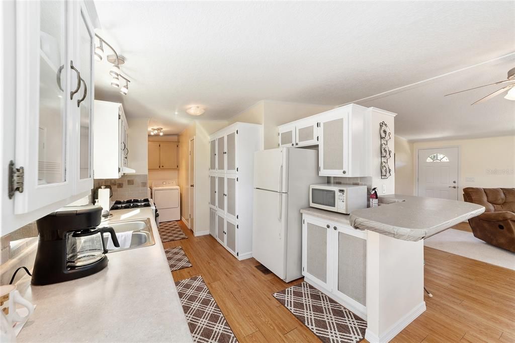 待售: $250,000 (3 贝兹, 2 浴室, 1456 平方英尺)