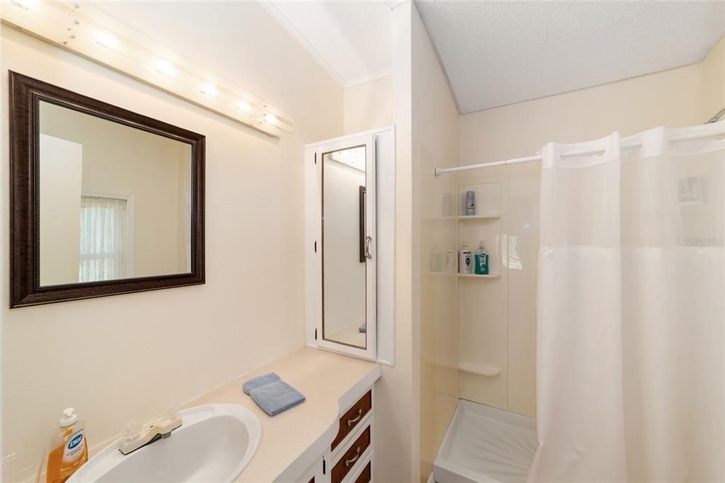 待售: $250,000 (3 贝兹, 2 浴室, 1456 平方英尺)