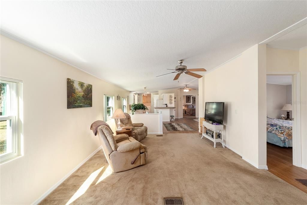 待售: $250,000 (3 贝兹, 2 浴室, 1456 平方英尺)