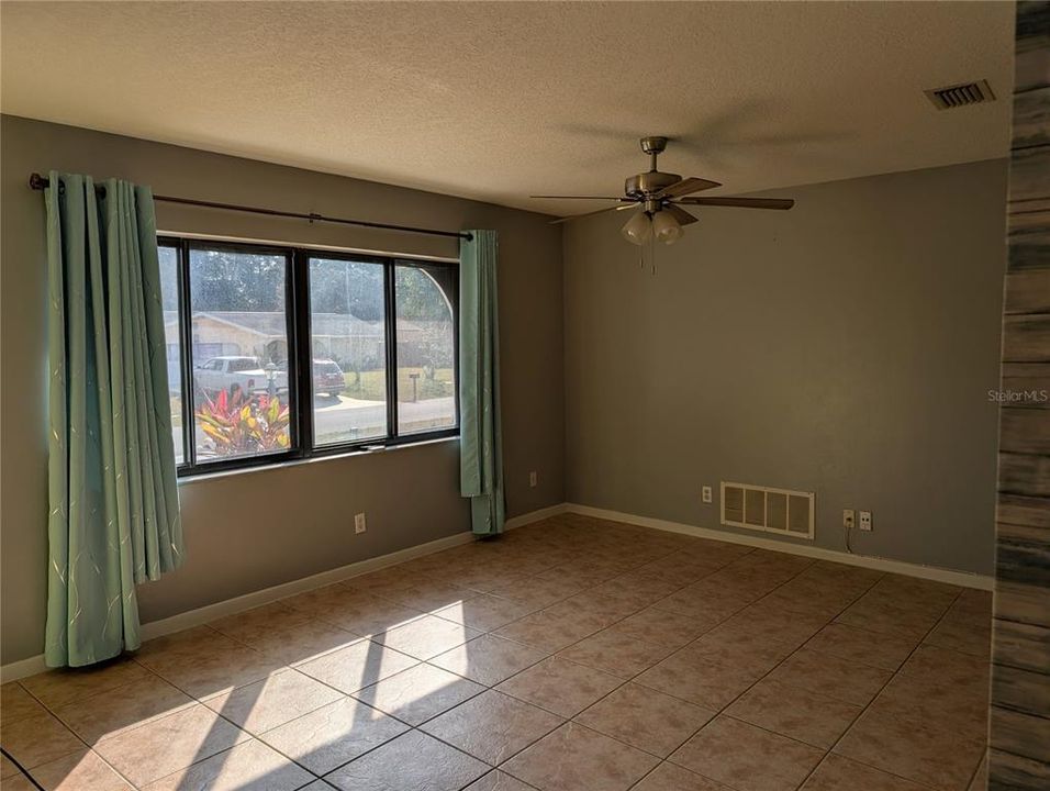 En Venta: $234,000 (2 camas, 2 baños, 1150 Pies cuadrados)