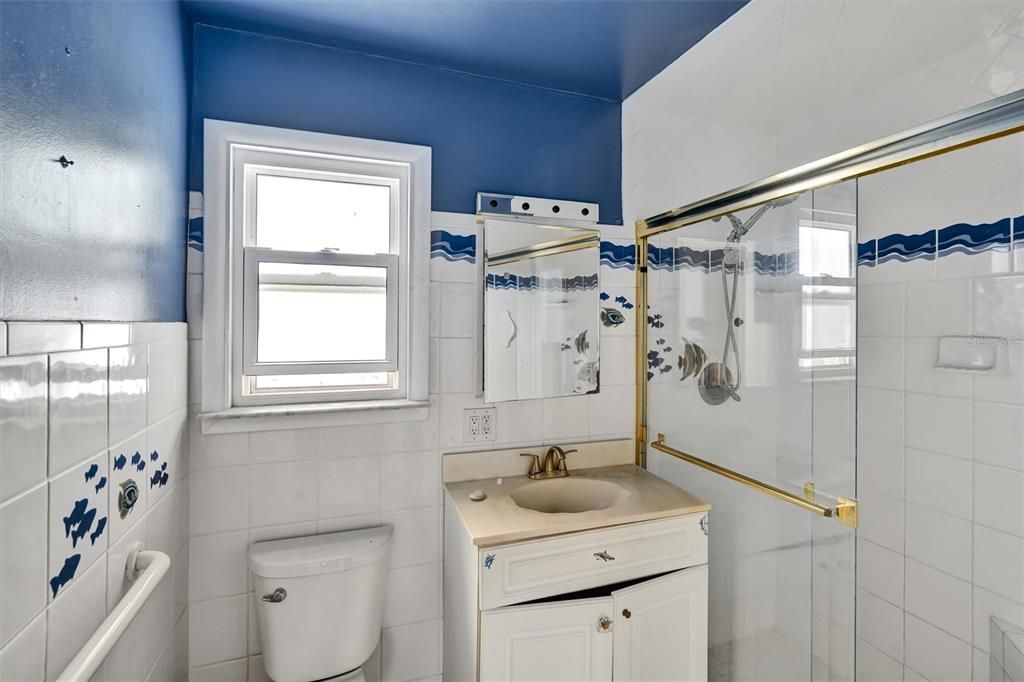 For Sale: $399,999 (2 beds, 1 baths, 1077 Square Feet)