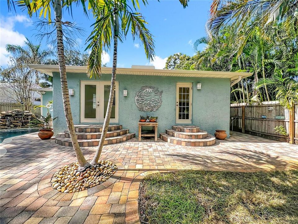 For Sale: $795,000 (3 beds, 2 baths, 1532 Square Feet)