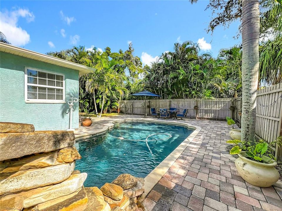 For Sale: $795,000 (3 beds, 2 baths, 1532 Square Feet)