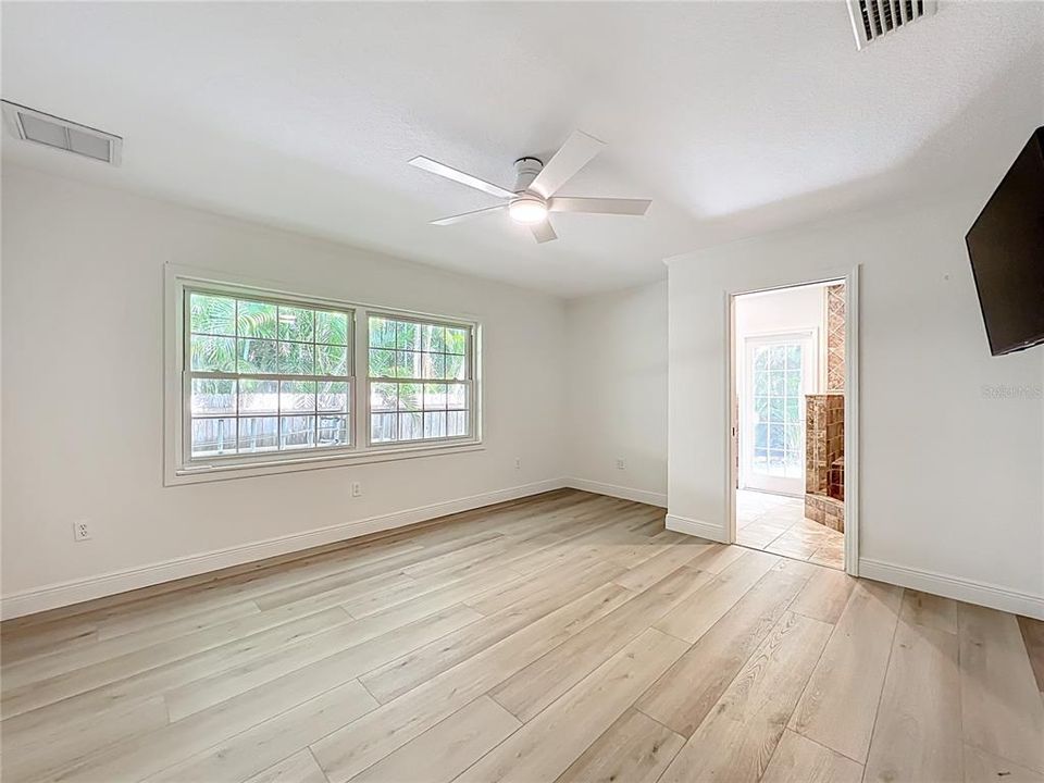 For Sale: $795,000 (3 beds, 2 baths, 1532 Square Feet)