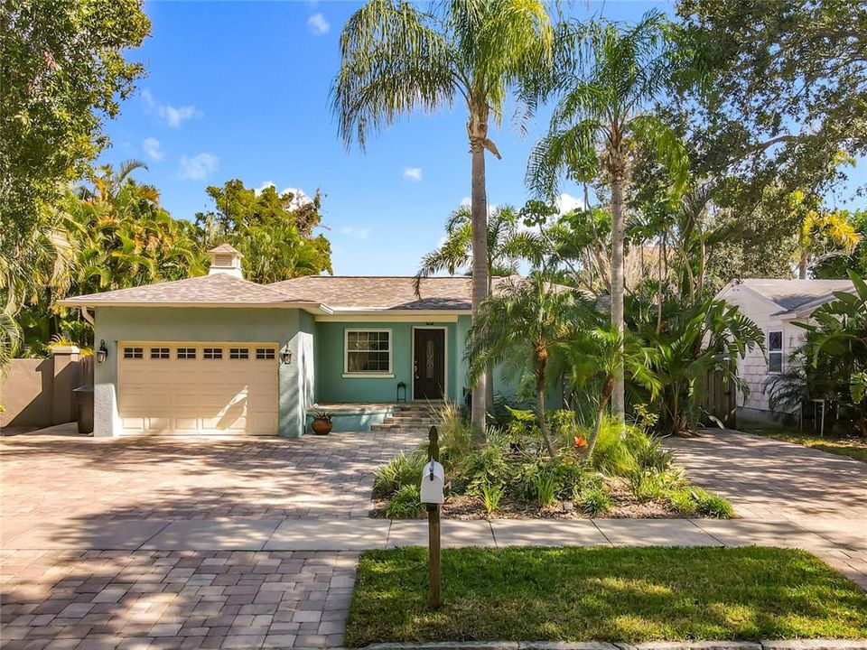 For Sale: $795,000 (3 beds, 2 baths, 1532 Square Feet)