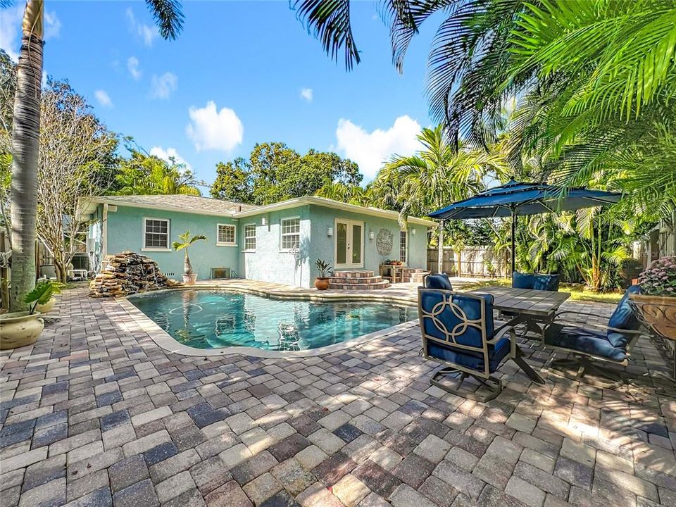 For Sale: $795,000 (3 beds, 2 baths, 1532 Square Feet)