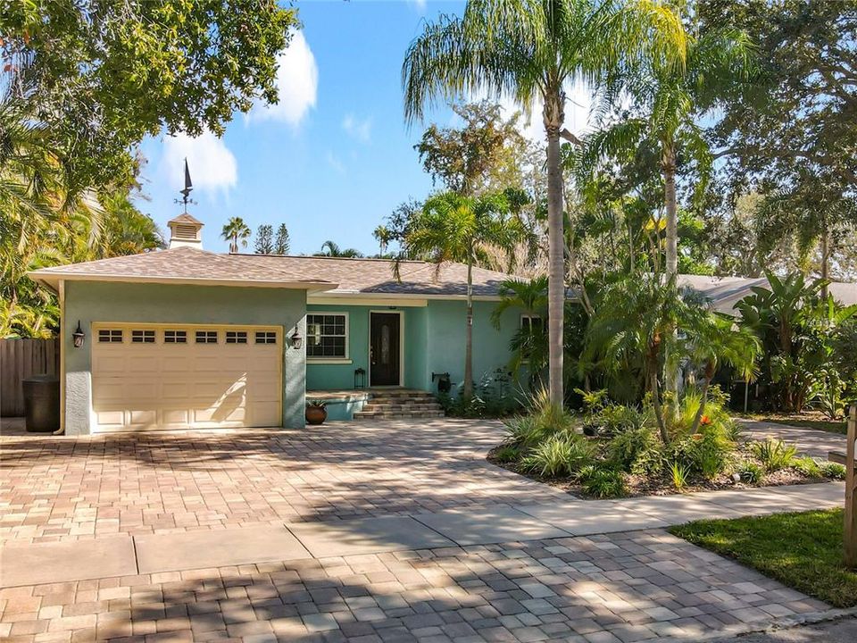 For Sale: $795,000 (3 beds, 2 baths, 1532 Square Feet)