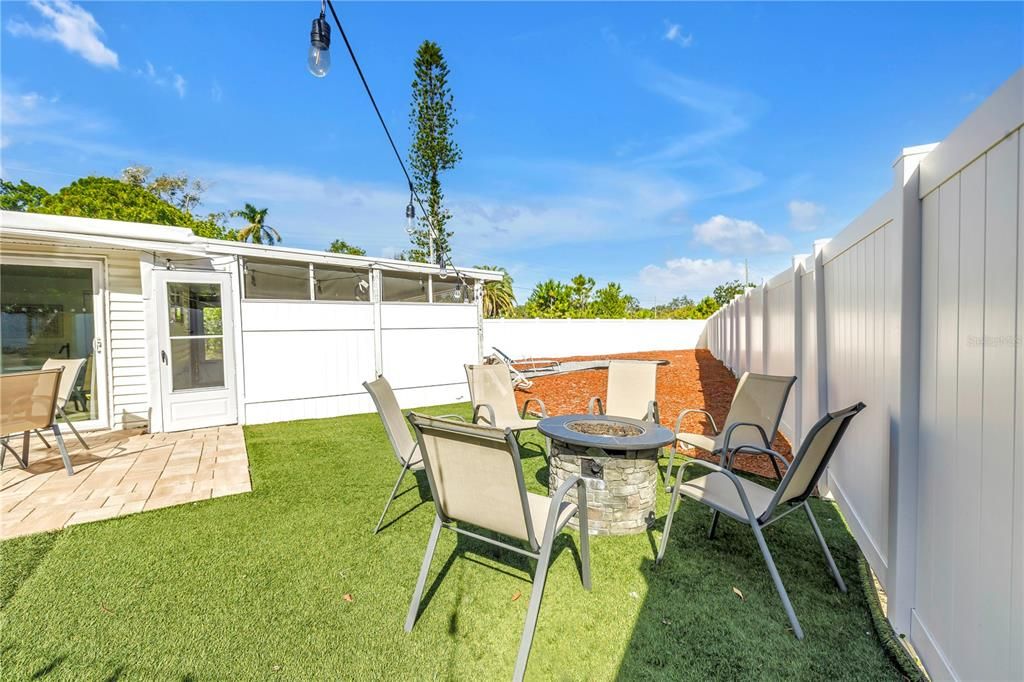 En Venta: $399,000 (2 camas, 2 baños, 696 Pies cuadrados)