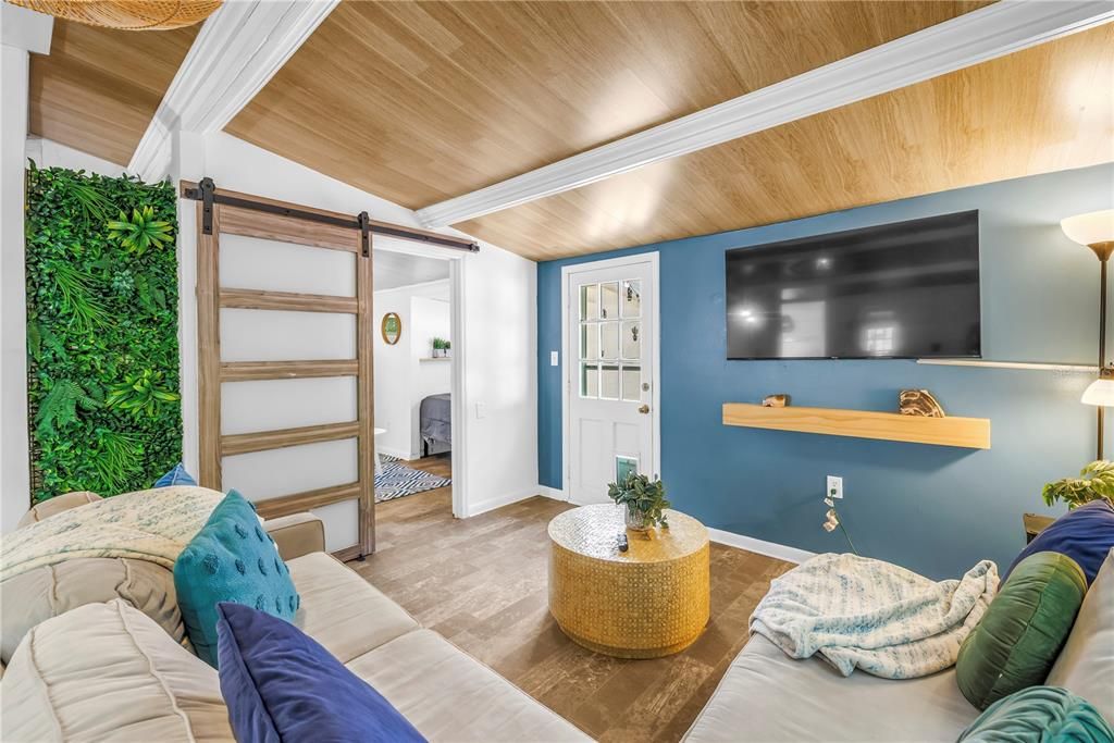 En Venta: $399,000 (2 camas, 2 baños, 696 Pies cuadrados)