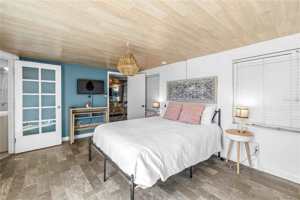 En Venta: $399,000 (2 camas, 2 baños, 696 Pies cuadrados)