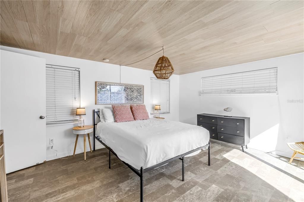 En Venta: $399,000 (2 camas, 2 baños, 696 Pies cuadrados)