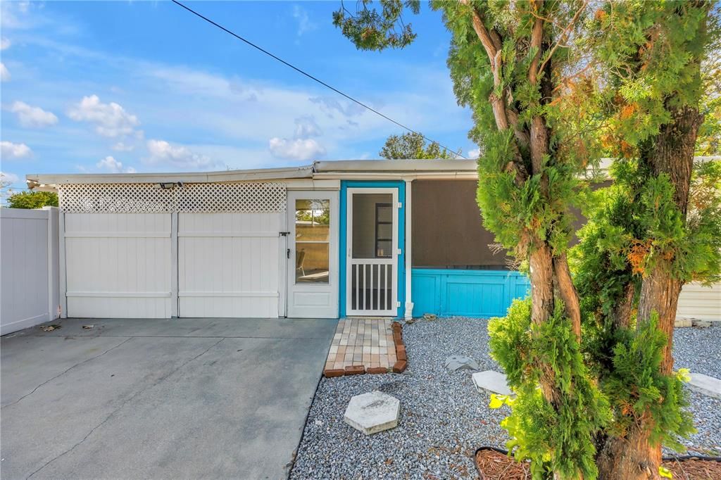 En Venta: $399,000 (2 camas, 2 baños, 696 Pies cuadrados)