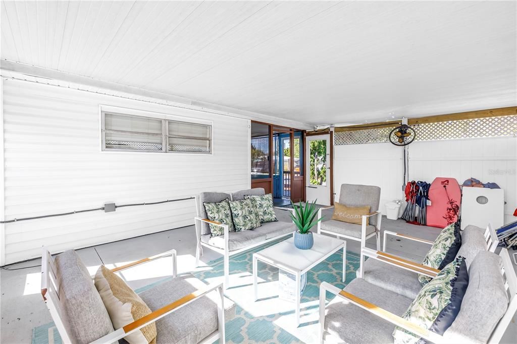 En Venta: $399,000 (2 camas, 2 baños, 696 Pies cuadrados)