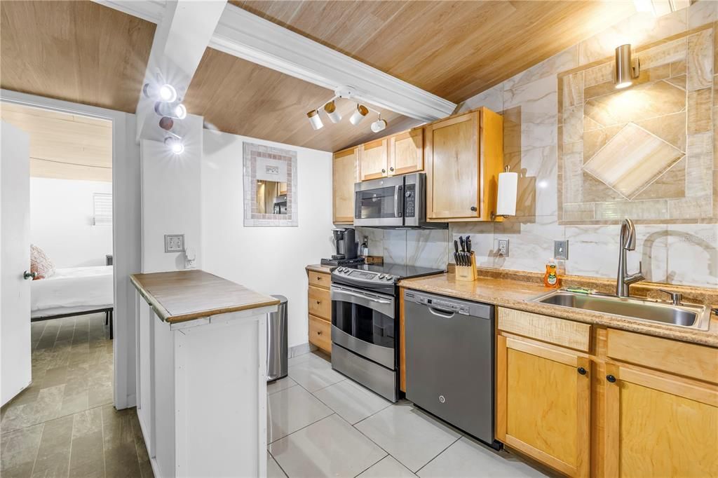 En Venta: $399,000 (2 camas, 2 baños, 696 Pies cuadrados)