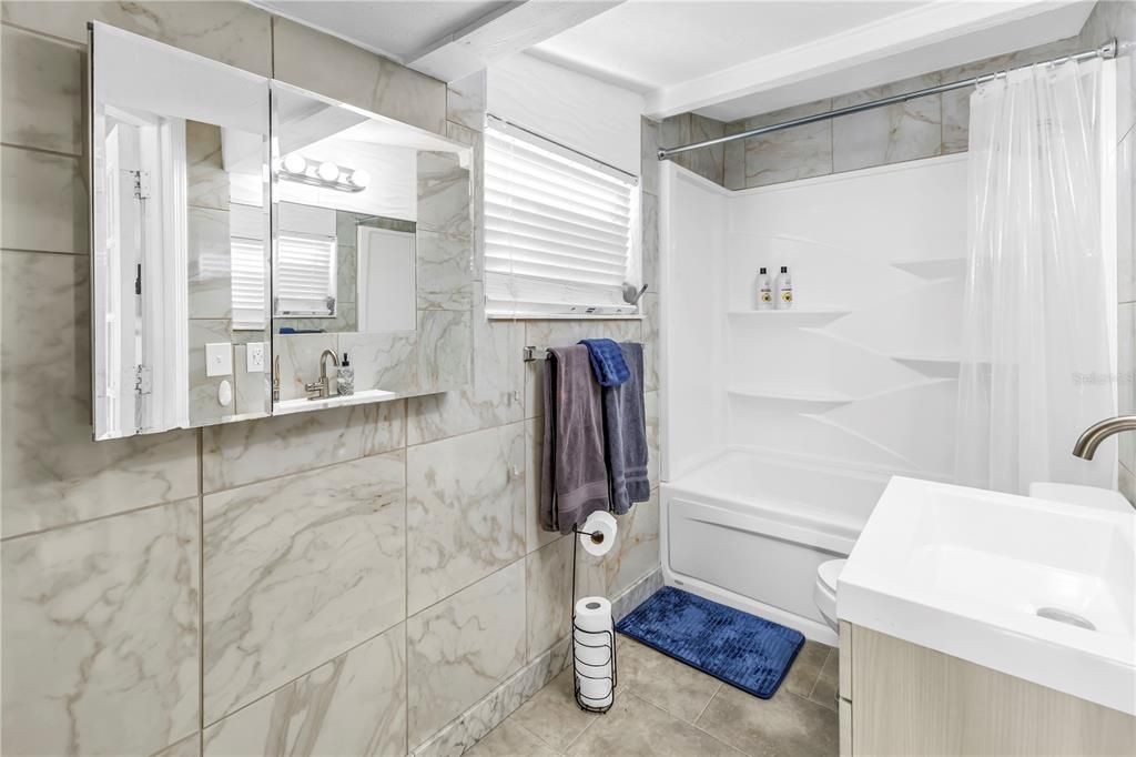 En Venta: $399,000 (2 camas, 2 baños, 696 Pies cuadrados)