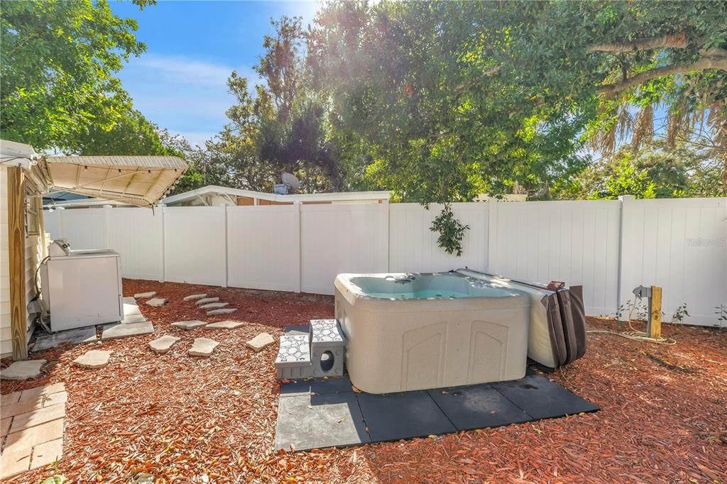 En Venta: $399,000 (2 camas, 2 baños, 696 Pies cuadrados)