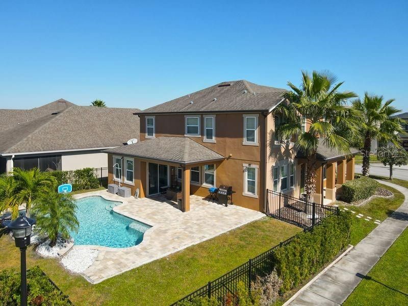 For Sale: $588,900 (4 beds, 2 baths, 2351 Square Feet)