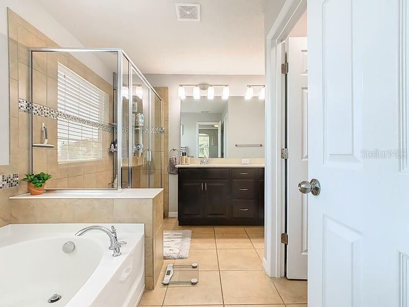 For Sale: $588,900 (4 beds, 2 baths, 2351 Square Feet)