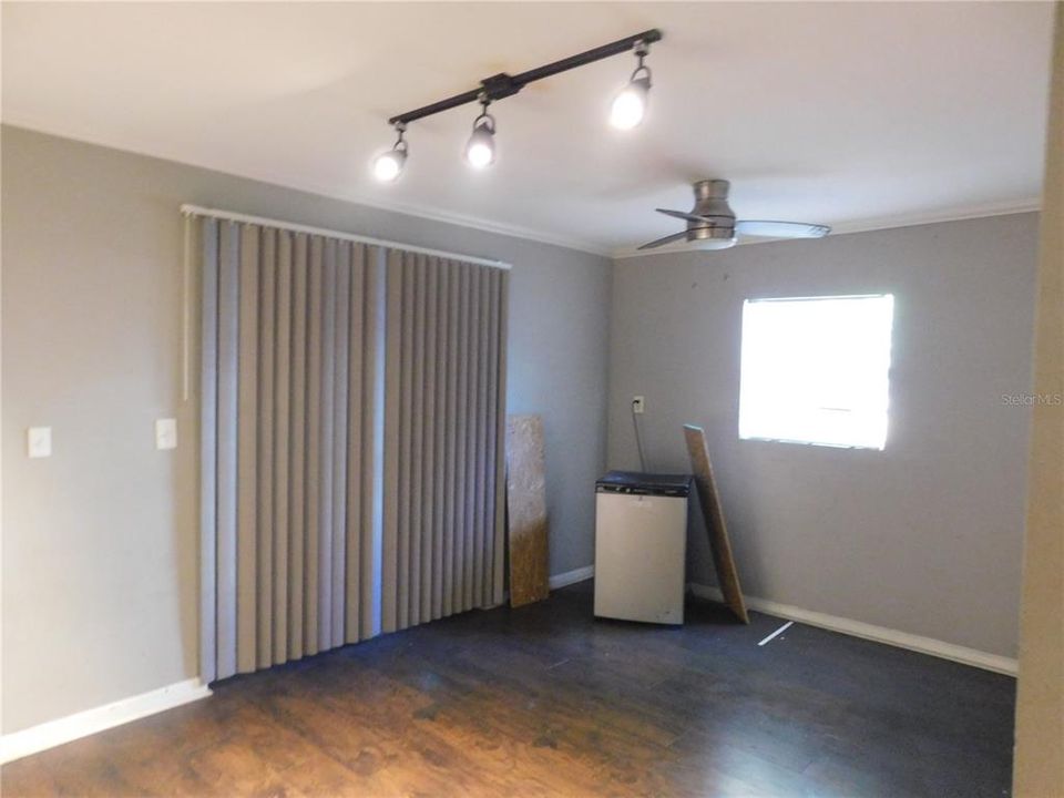 Active With Contract: $215,000 (3 beds, 1 baths, 1246 Square Feet)