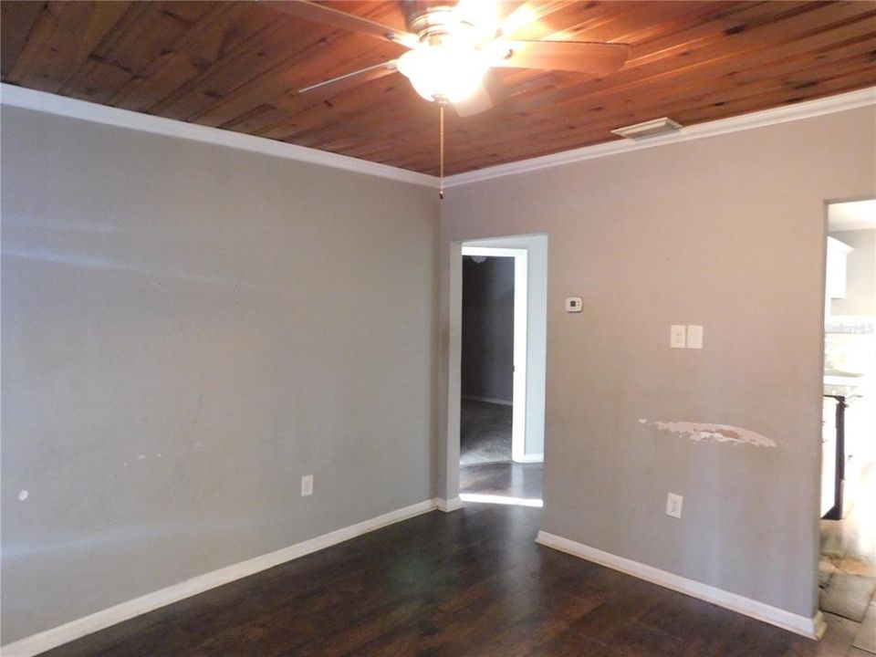 Active With Contract: $215,000 (3 beds, 1 baths, 1246 Square Feet)