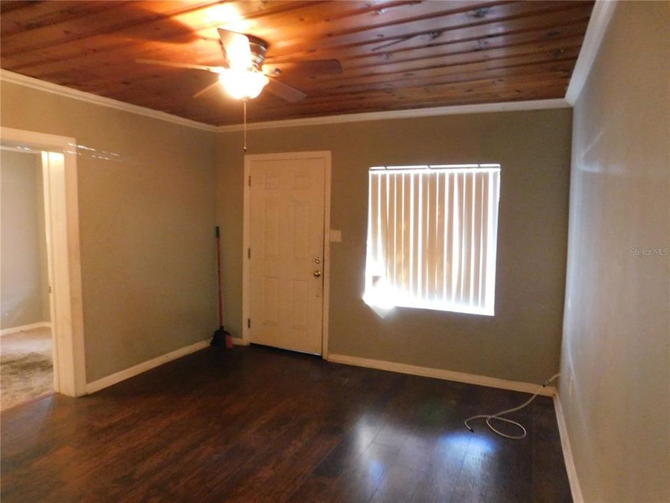 Active With Contract: $215,000 (3 beds, 1 baths, 1246 Square Feet)