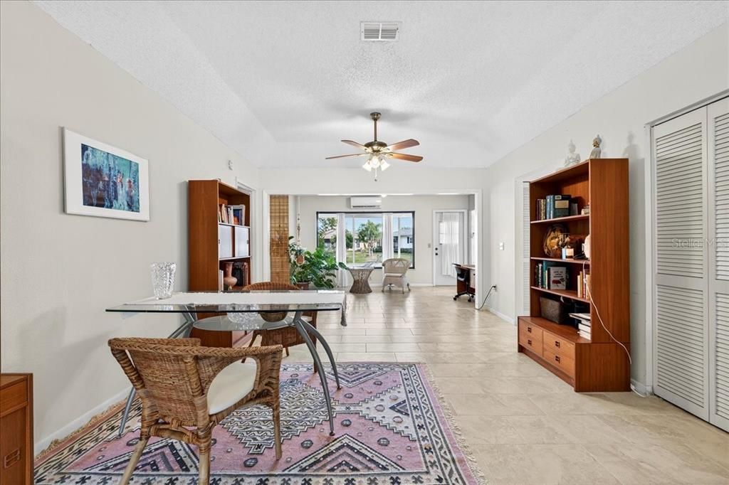 待售: $239,600 (2 贝兹, 2 浴室, 1338 平方英尺)