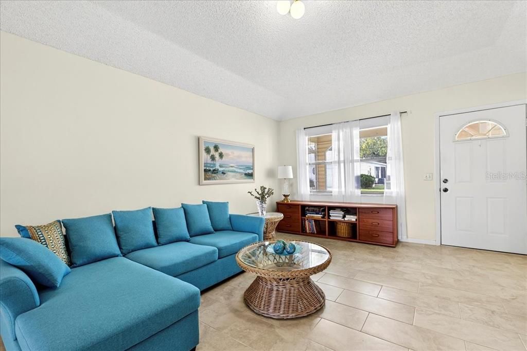 待售: $239,600 (2 贝兹, 2 浴室, 1338 平方英尺)