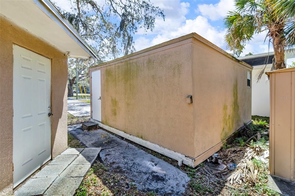 For Sale: $399,000 (3 beds, 2 baths, 2016 Square Feet)