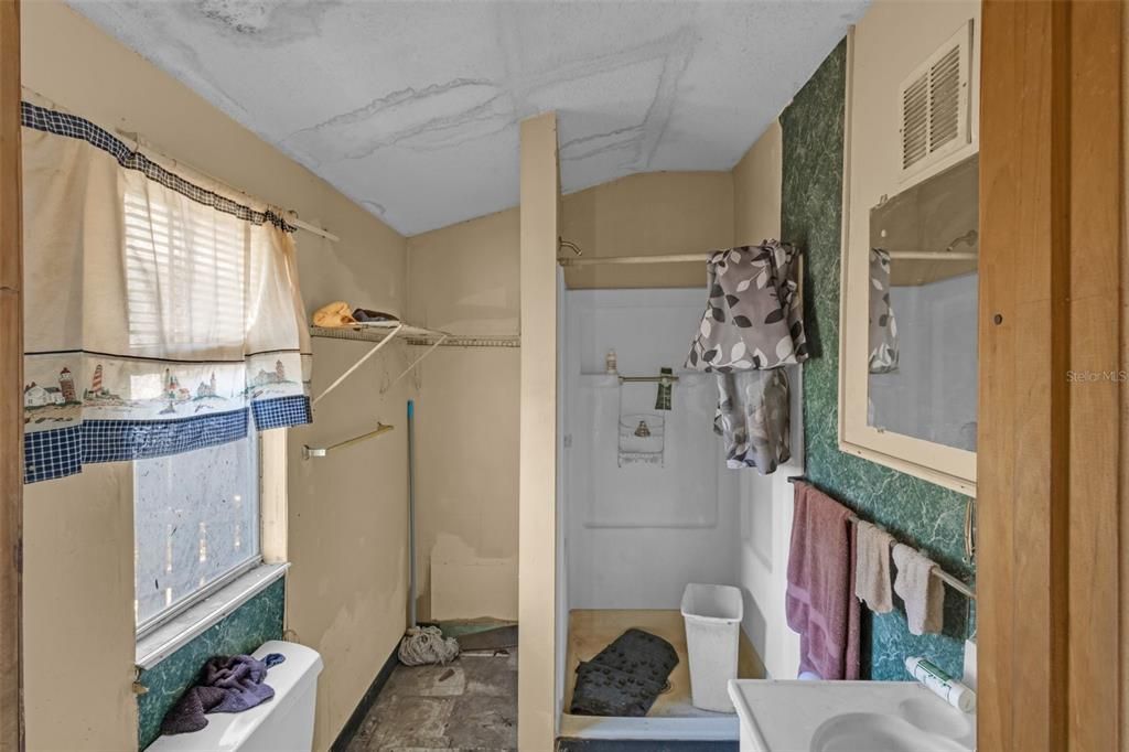 For Sale: $399,000 (3 beds, 2 baths, 2016 Square Feet)