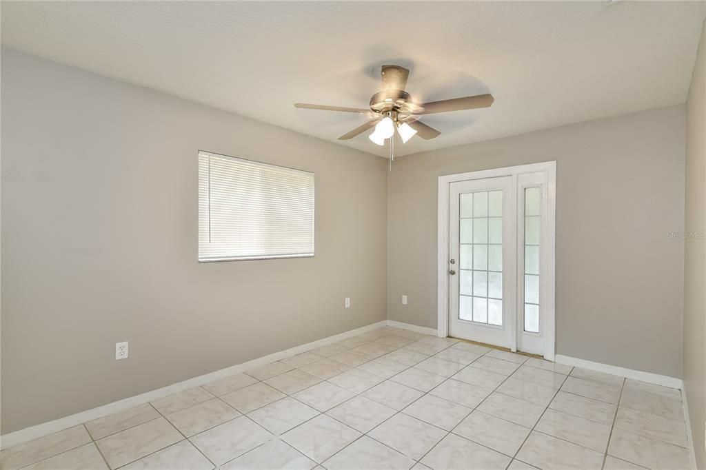 В аренду: $2,220 (3 спален, 2 ванн, 1270 Квадратных фут)