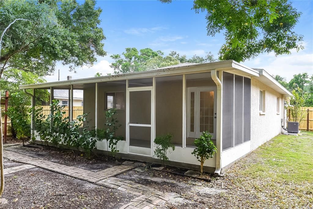 В аренду: $2,220 (3 спален, 2 ванн, 1270 Квадратных фут)