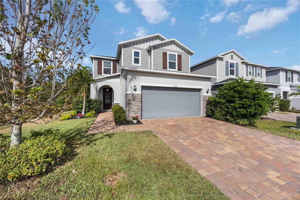 Active With Contract: $560,000 (3 beds, 2 baths, 2378 Square Feet)