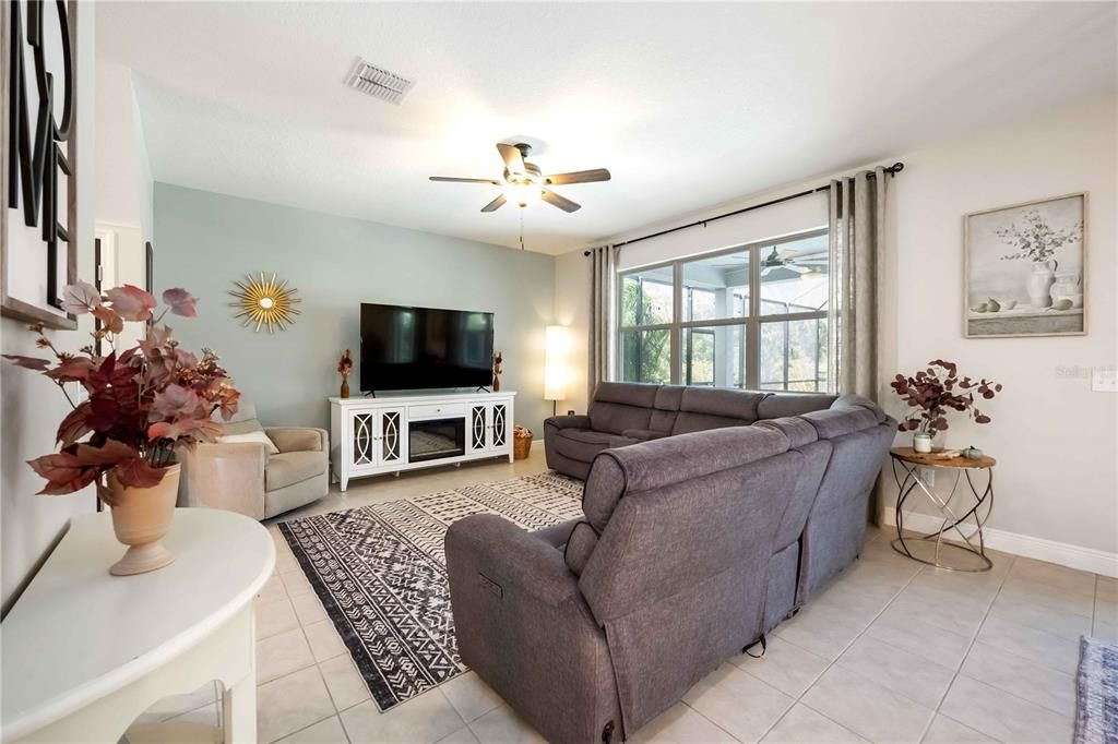 Active With Contract: $560,000 (3 beds, 2 baths, 2378 Square Feet)