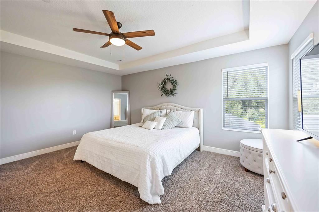 Active With Contract: $560,000 (3 beds, 2 baths, 2378 Square Feet)