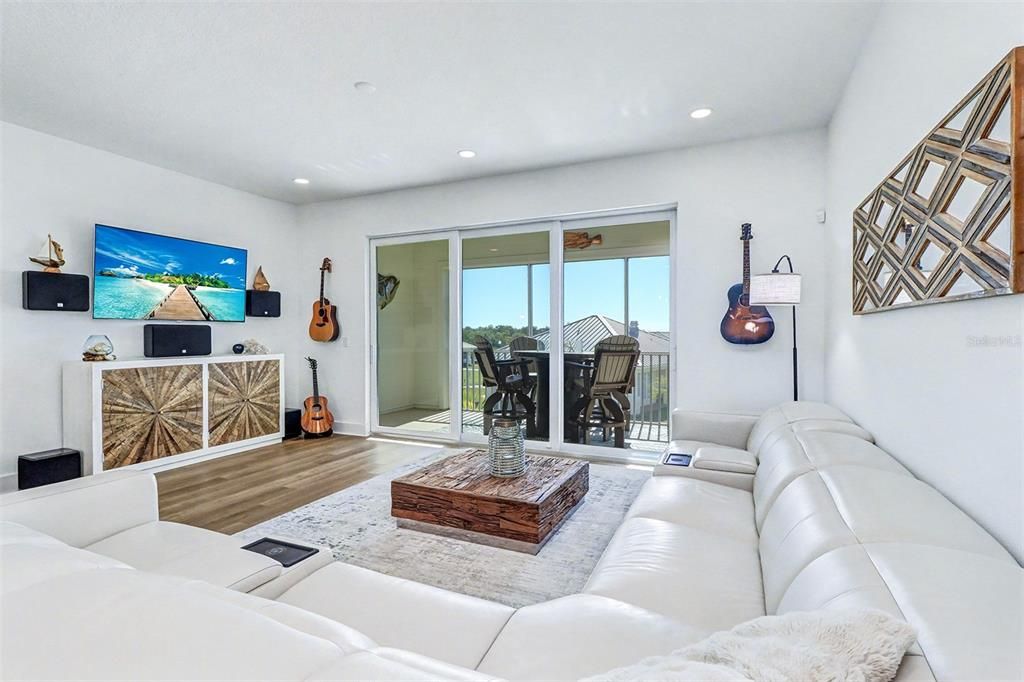 待售: $665,000 (3 贝兹, 2 浴室, 2248 平方英尺)