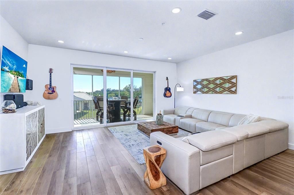 待售: $665,000 (3 贝兹, 2 浴室, 2248 平方英尺)