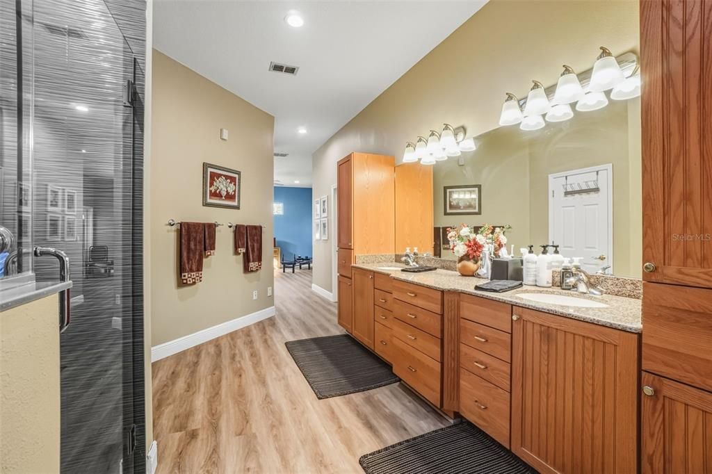 For Sale: $980,000 (4 beds, 3 baths, 2678 Square Feet)