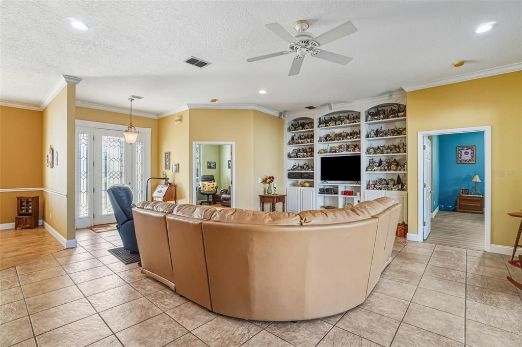 For Sale: $980,000 (4 beds, 3 baths, 2678 Square Feet)