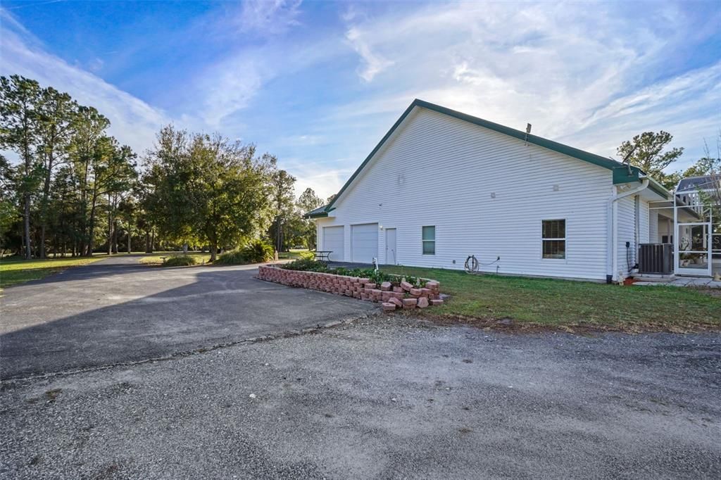 For Sale: $980,000 (4 beds, 3 baths, 2678 Square Feet)