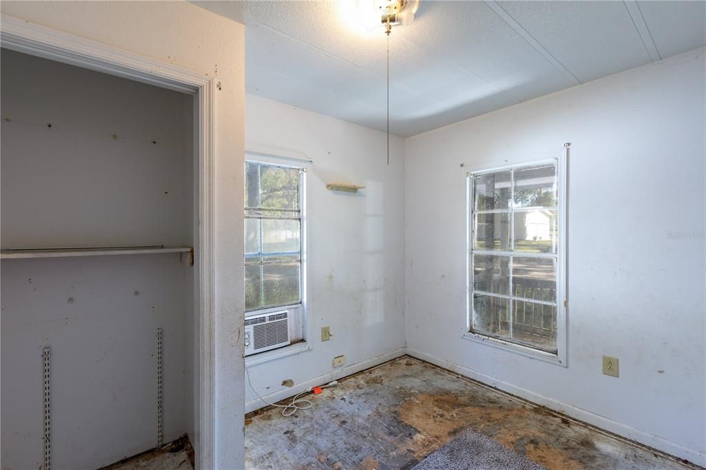 For Sale: $149,900 (4 beds, 3 baths, 2197 Square Feet)