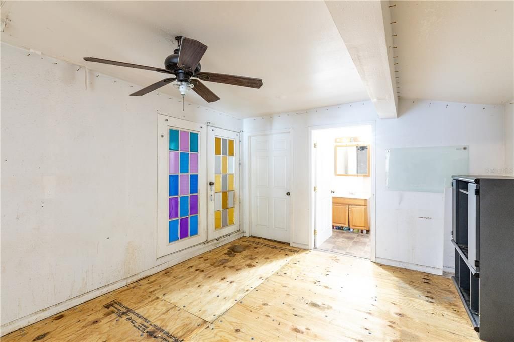 For Sale: $149,900 (4 beds, 3 baths, 2197 Square Feet)